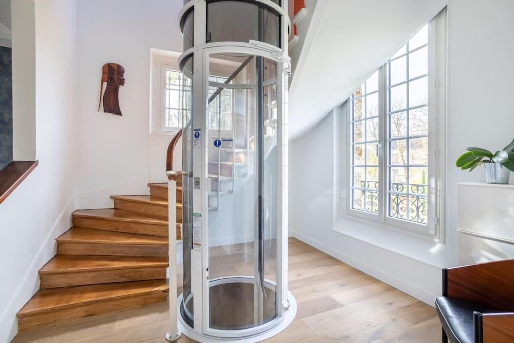 Appartement De 100M2 Dans Un Parc A 20 Mn Du Centre De Paris Garches Екстер'єр фото