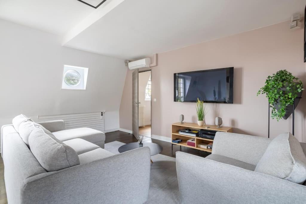 Appartement De 100M2 Dans Un Parc A 20 Mn Du Centre De Paris Garches Екстер'єр фото