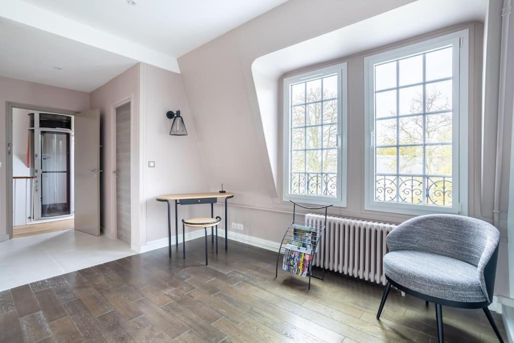 Appartement De 100M2 Dans Un Parc A 20 Mn Du Centre De Paris Garches Екстер'єр фото