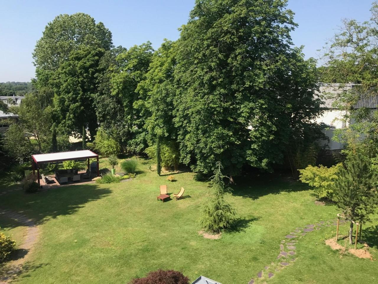 Appartement De 100M2 Dans Un Parc A 20 Mn Du Centre De Paris Garches Екстер'єр фото