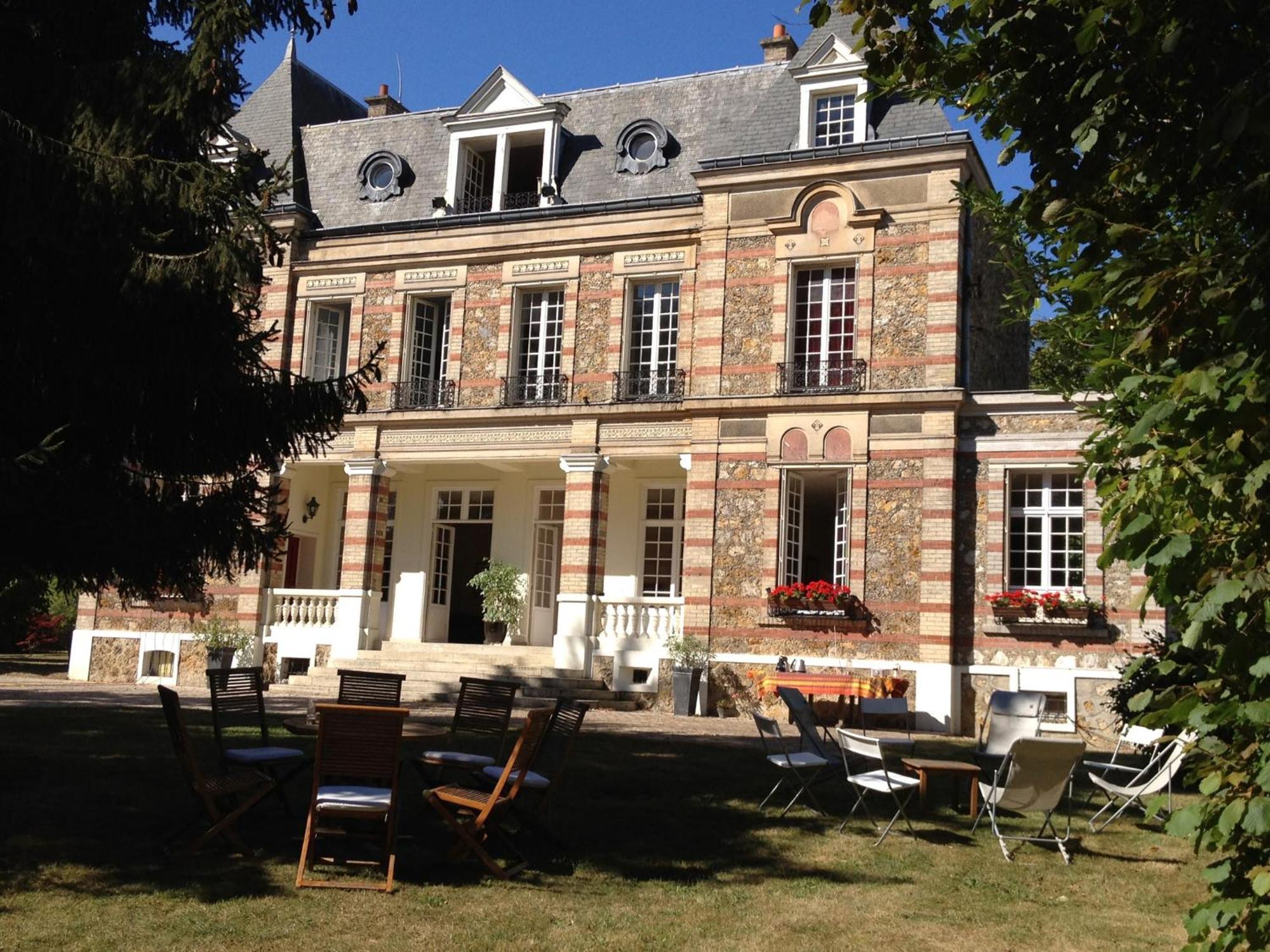 Appartement De 100M2 Dans Un Parc A 20 Mn Du Centre De Paris Garches Екстер'єр фото